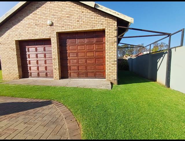 4 BEDROOM HOUSE FOR SALE IN VANDERBIJLPARK SE 3